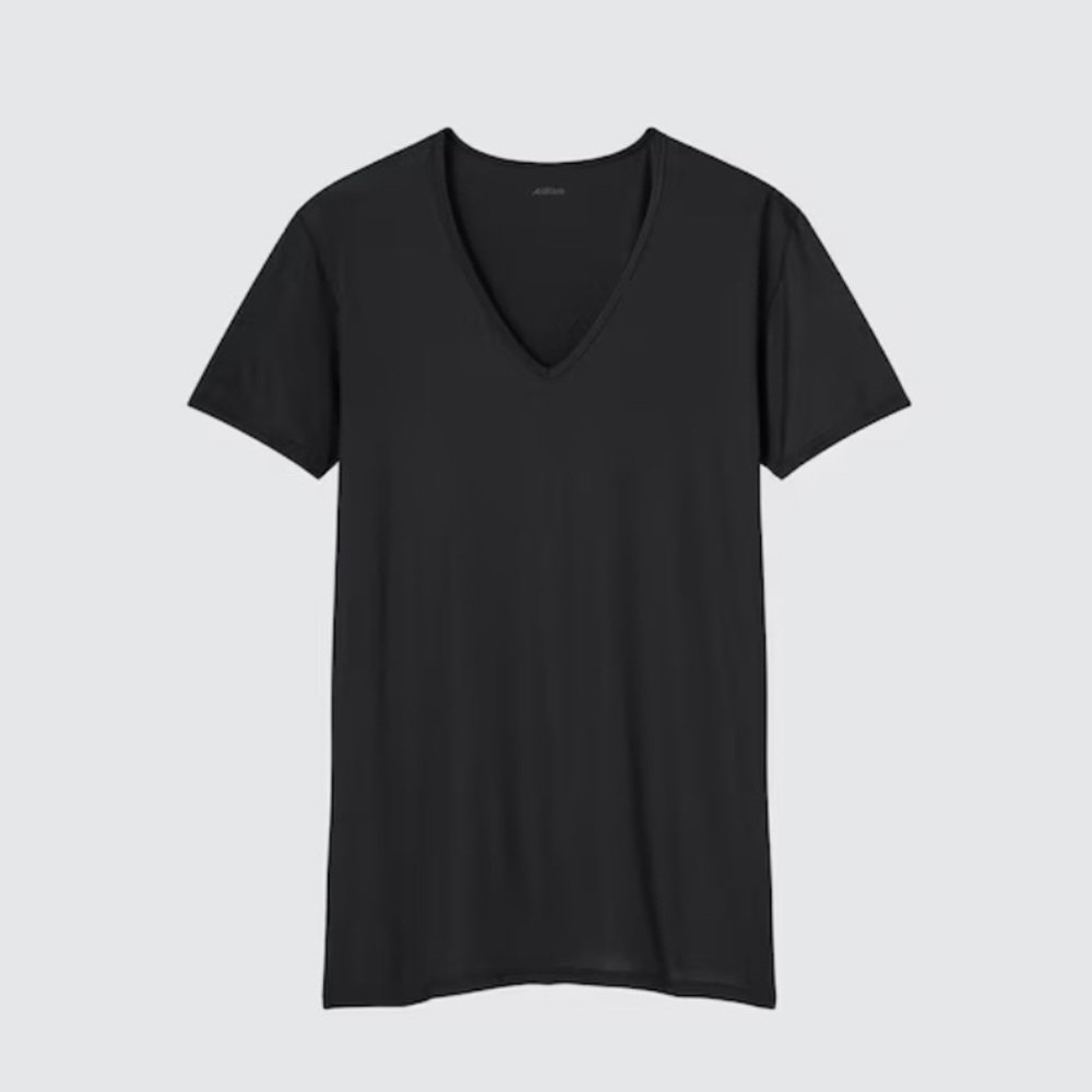 NWT Uniqlo men’s airism v-neck t-shirt